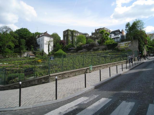 Quiet Apartment Hill Of Montmartre Paris Exterior photo